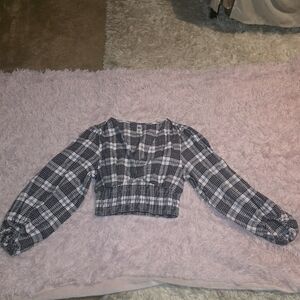 Chic Black and White Plaid Crop Top